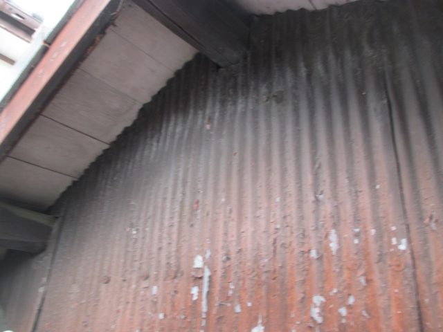 姫路市の劣化した外壁トタン